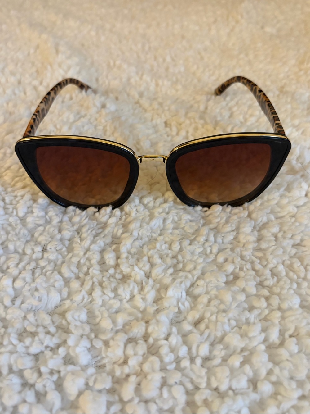 Cat-Eye Women’s Sunglasses - Brown Gradient Lenses